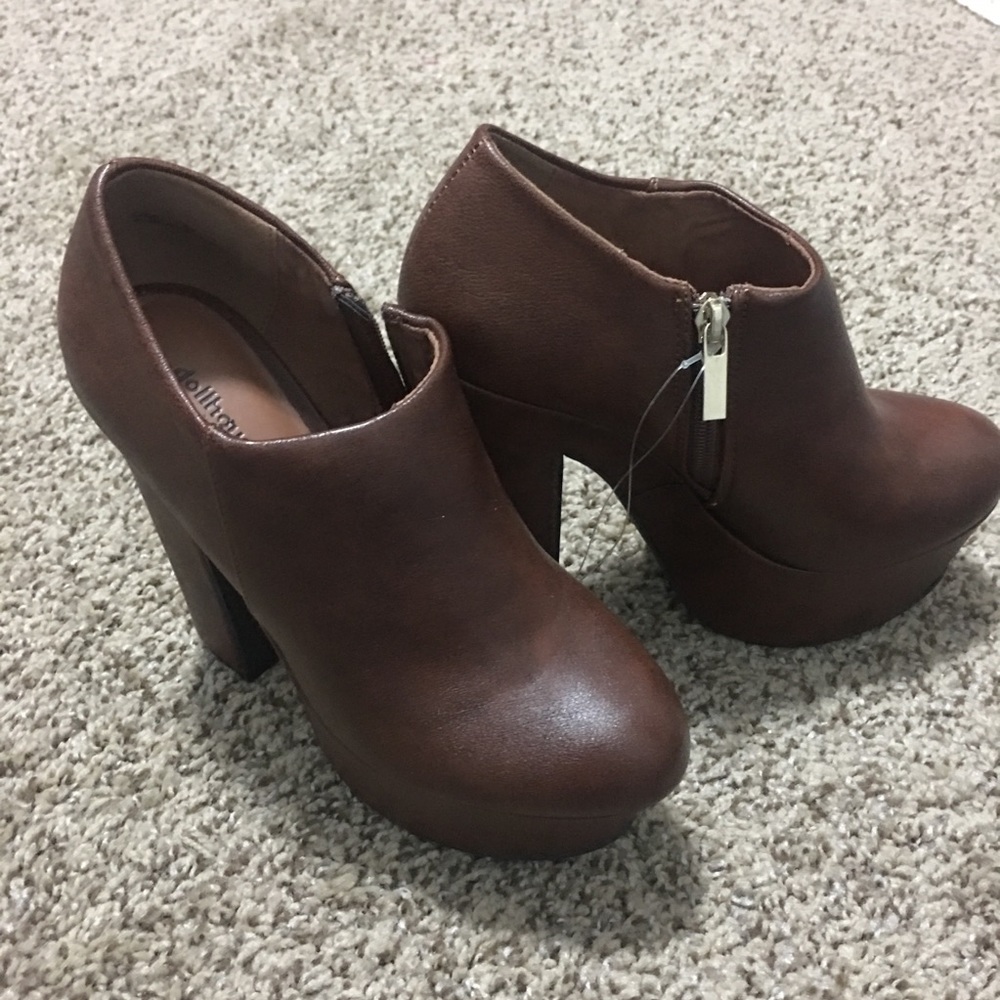 Dollhouse platform bootie